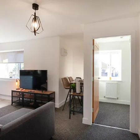 Onpoint - Modern 3-bed - Free Parking Holiday home